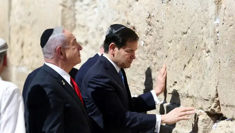 Kudüs'te Kritik Görüşme: ABD'li Bakan Netanyahu'ya Gazze Destek Sözünü Verdi