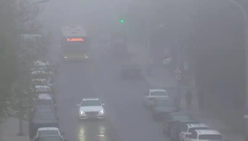 İstanbul'da Görüş Mesafesini Azaltan Sisin Etkisi Sürüyor