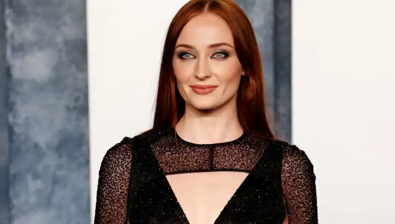 Sophie Turner'ı Kızdıran Yorum: Game of Thrones'un Yıldızı Tepkisini Gösterdi!