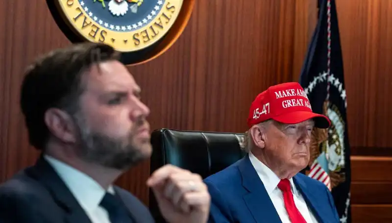 Trump’ın İkinci Azil Tasarısı Reddedildi: Siyasi Gelişmelerin Ardındaki Gerçekler