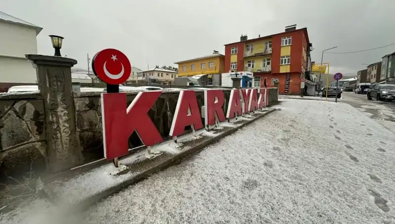 Temmuz Ayında Gelen Kar Yağışı, Sürücüleri Şaşkına Çevirdi!