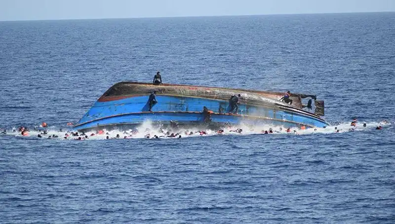 Filipinler'de Gemi Kazası: 4 Kişi Hayatını Kaybetti, 7 Kişi Hala Kayıp