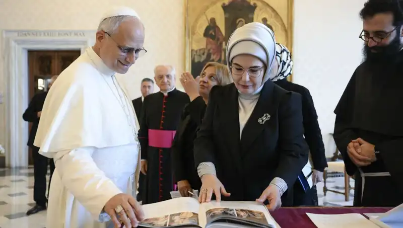 Emine Erdoğan ve Papa Leo'nun Görüşmesi: Gazze Krizi Masada