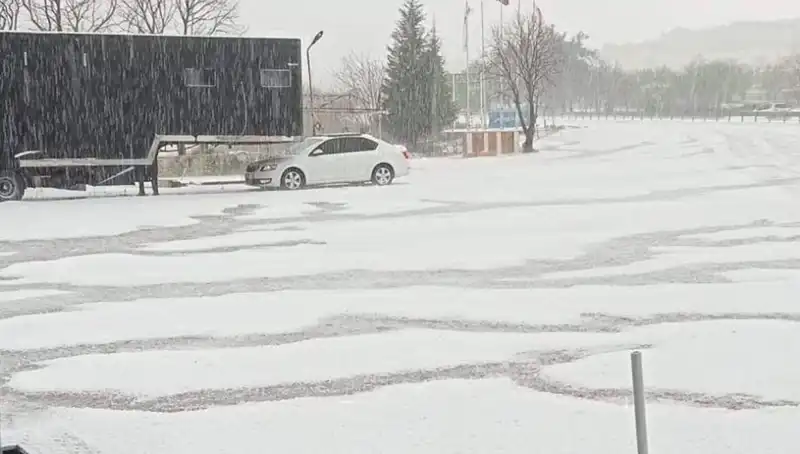 Tekirdağ’da Kışın Sert Yüzü: Ceviz Büyüklüğünde Dolu Yağışı Şoku