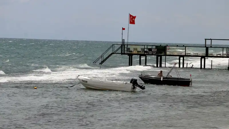 Poyraz Fırtınası: Denizde Tehlike, Giriş Yasaklandı!