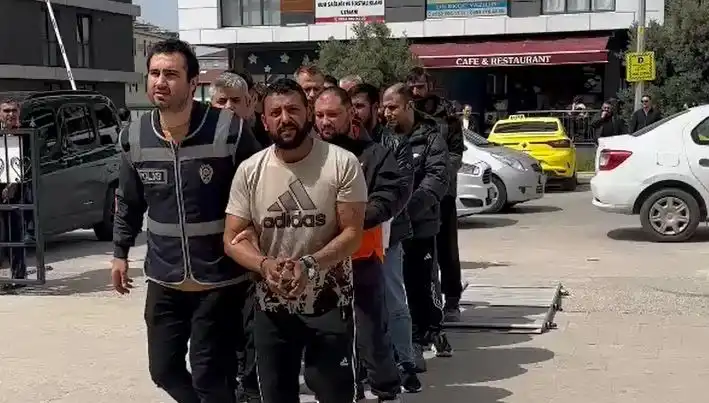 Edirne'de Eş Zamanlı Operasyon ile Yedi Firari Yakalandı