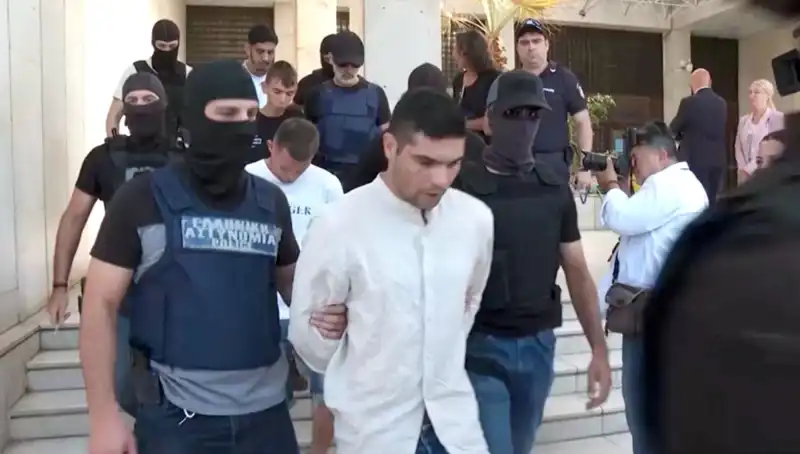 Atina'da Cinayet Şoku: Profesörün Ölümünde 5 Gözaltı