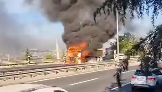 D-100'deki TIR Yangını Trafiği Felç Etti: Olay Yeri Detayları