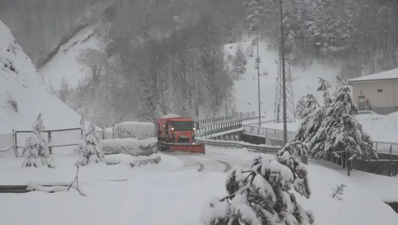 Bolu Dağı'nda Kar Yağışı: Kış Turizmi İçin Müjde Beklentisi